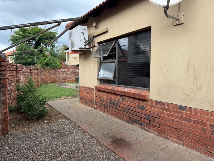 2 Bedroom Property for Sale in Waterval East North West